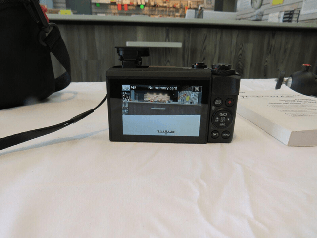 CANON POWERSHOT G7X Mark II Digital Camera W/ Manual, Batteries & Charger